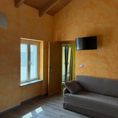 Cascina Macaron 3* Asti